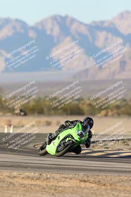 media/Dec-07-2025-CVMA (Sun) [[3e7d2de5dc]]/Race 18-Formula Twins-Formula 40 UL/